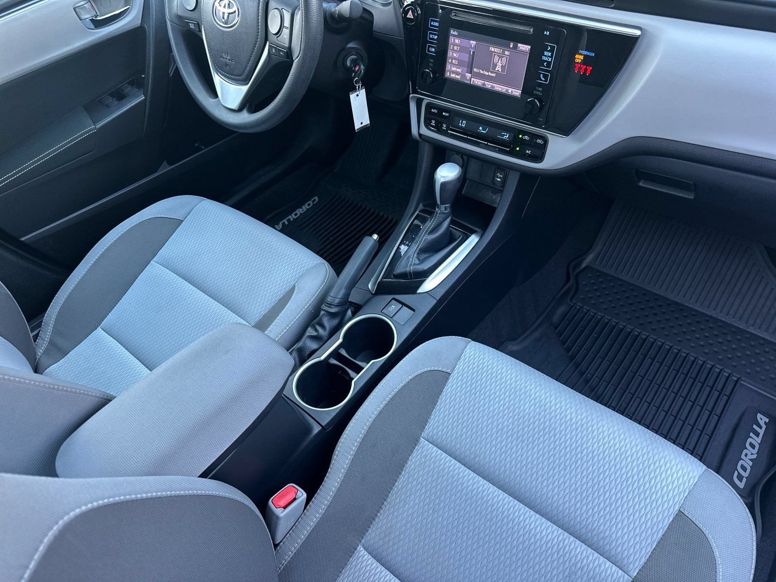 Used 2019 Toyota Corolla LE FWD image 15