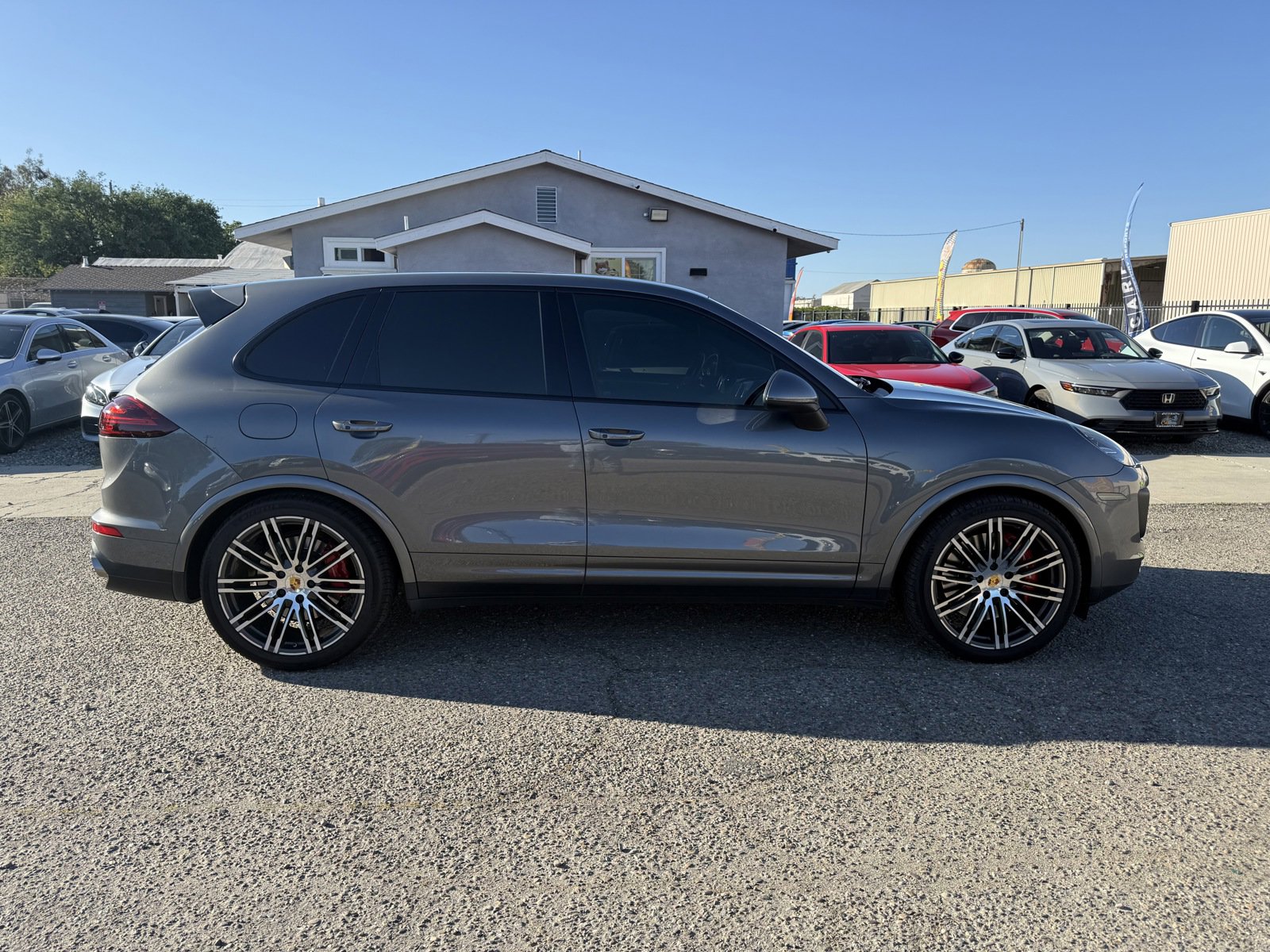 Used 2016 Porsche Cayenne Turbo S image 7