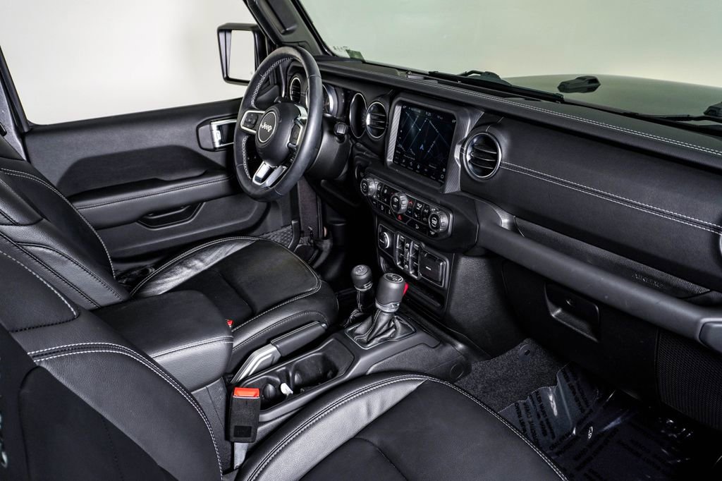 Used 2019 Jeep Wrangler Unlimited Sahara AWD/4WD image 14