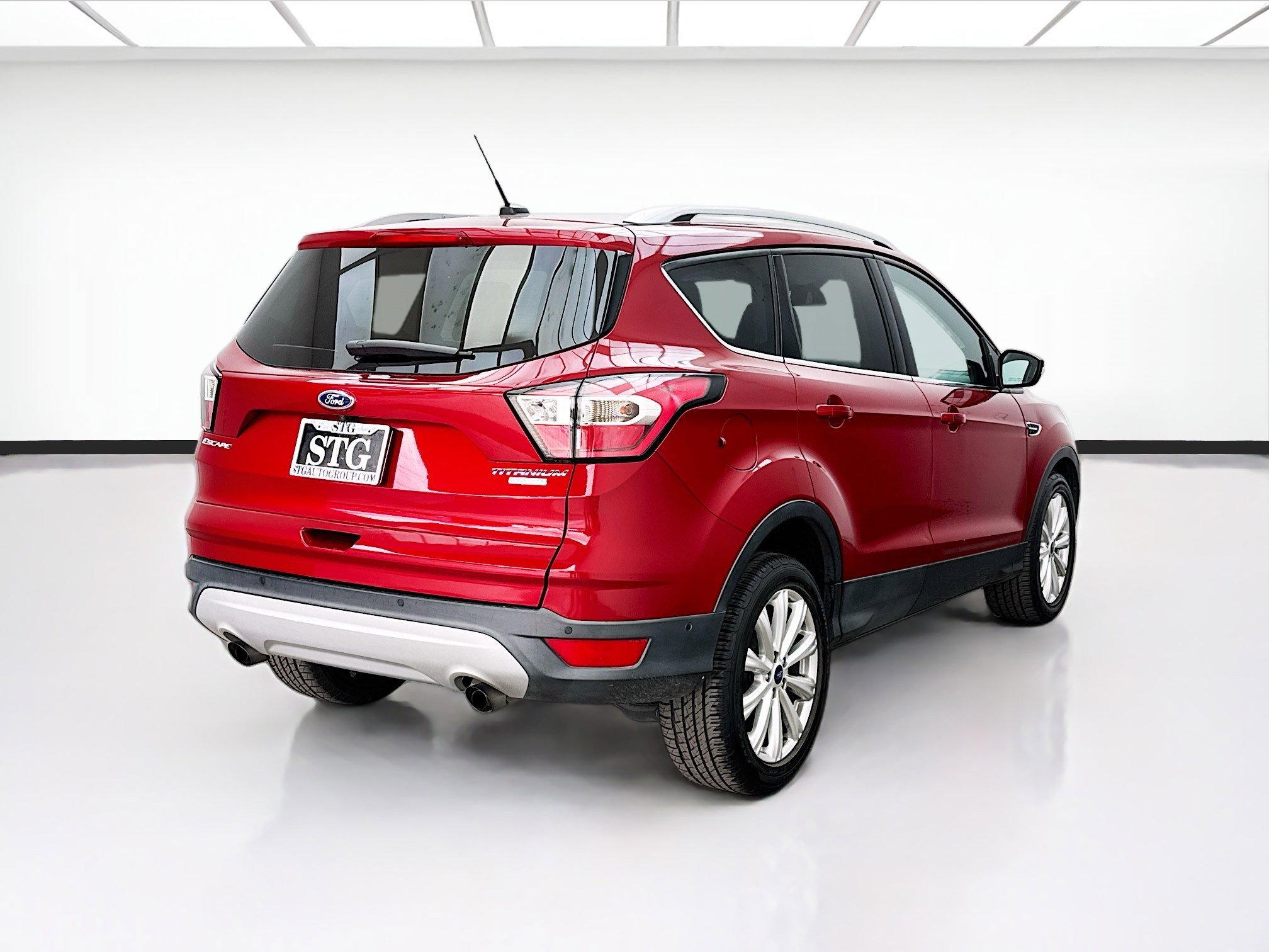 Used 2017 Ford Escape Titanium w/ Equipment Group 301A FWD image 4