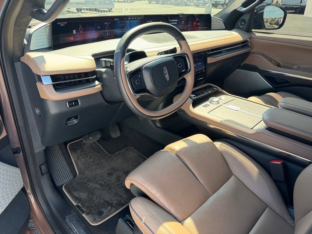 Used 2025 Lincoln Navigator L Black Label AWD/4WD image 9