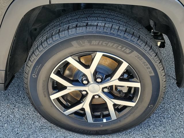 Used 2023 Jeep Grand Cherokee L Limited w/ Luxury Tech Group II AWD/4WD image 30