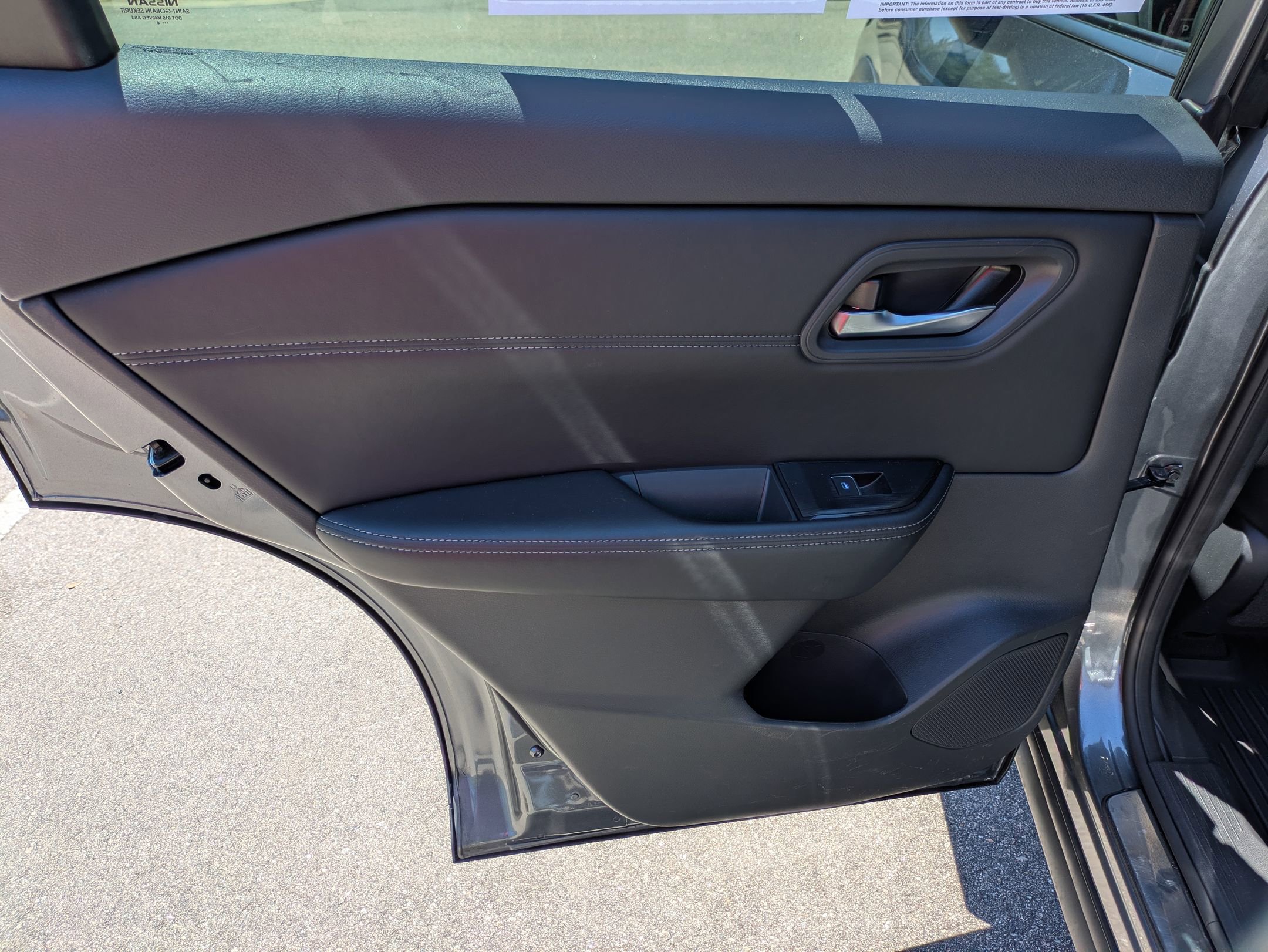 Used 2024 Nissan Rogue SL FWD image 30