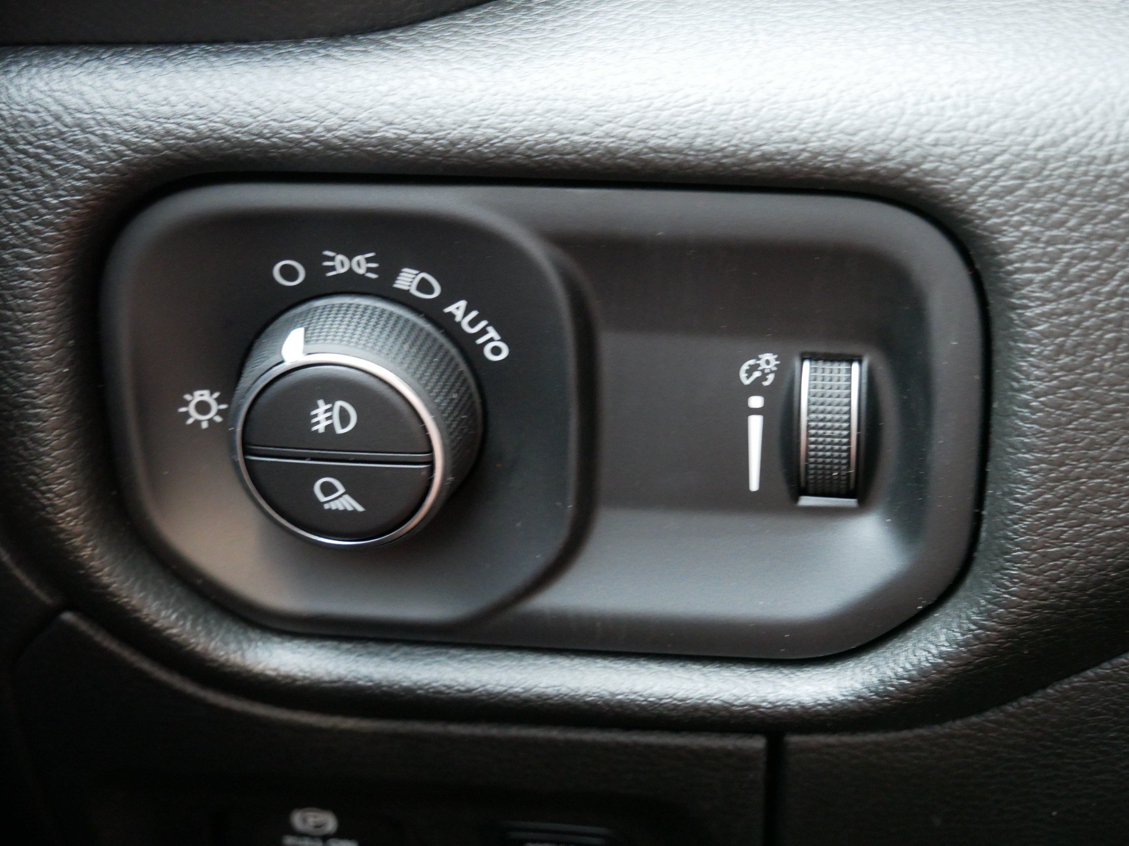 New 2026 RAM 1500 Express AWD/4WD image 19