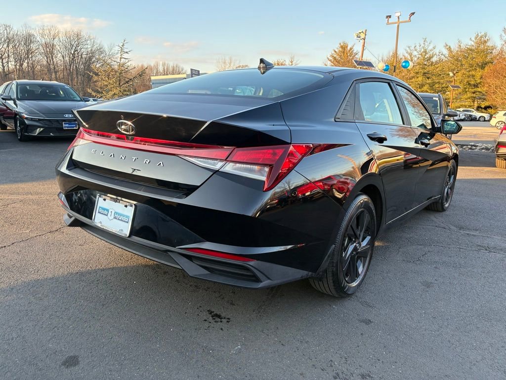 Used 2023 Hyundai Elantra SEL image 7