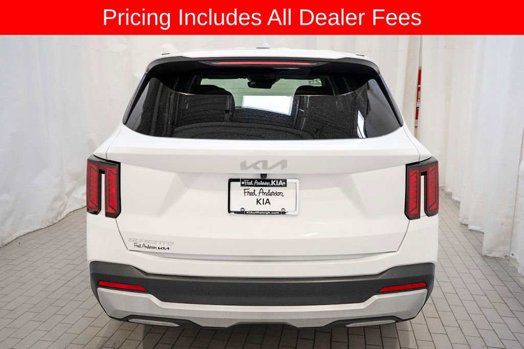 Certified 2025 Kia Sorento LX FWD image 4