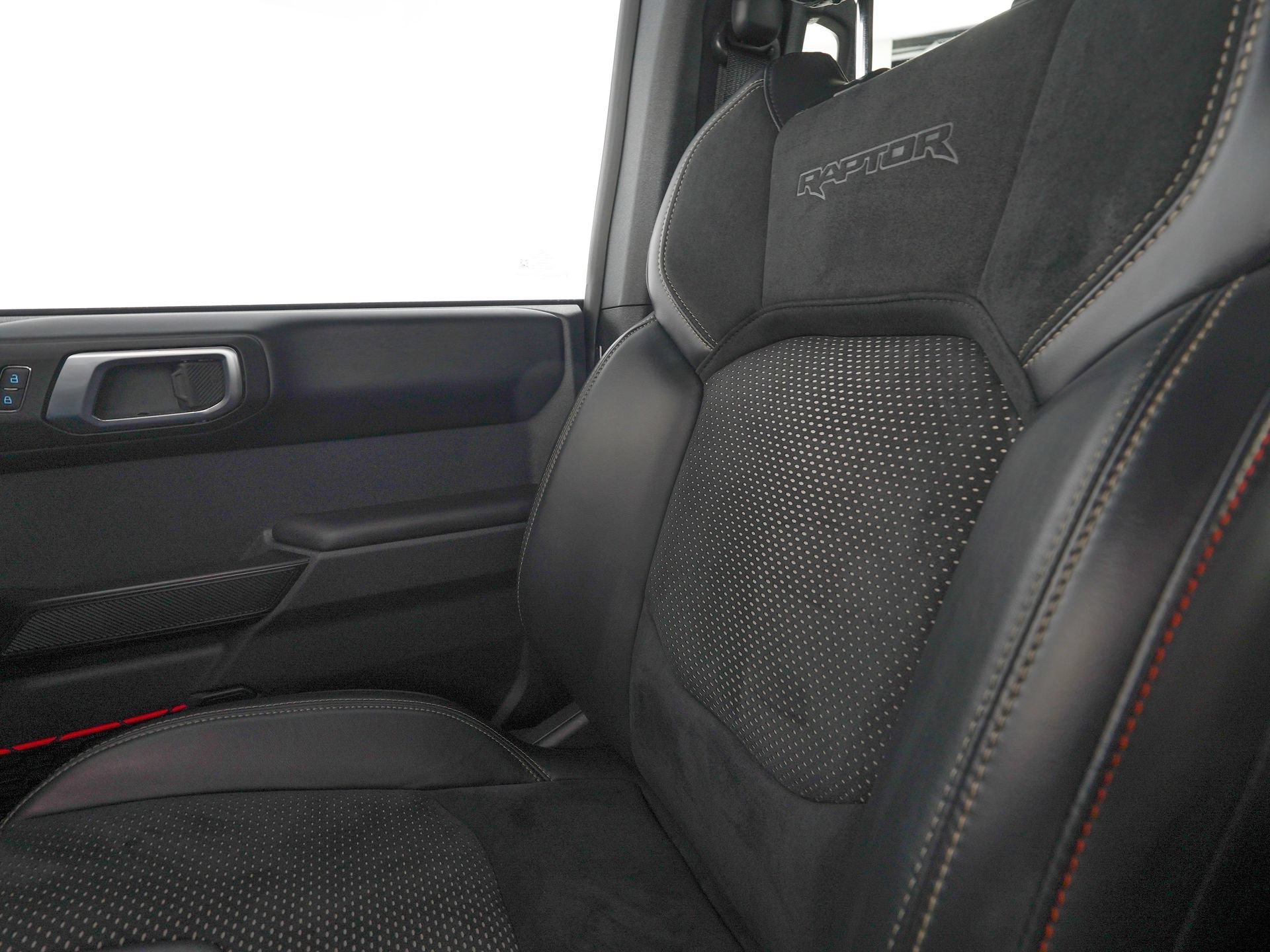 Used 2025 Ford Bronco Raptor AWD/4WD image 25