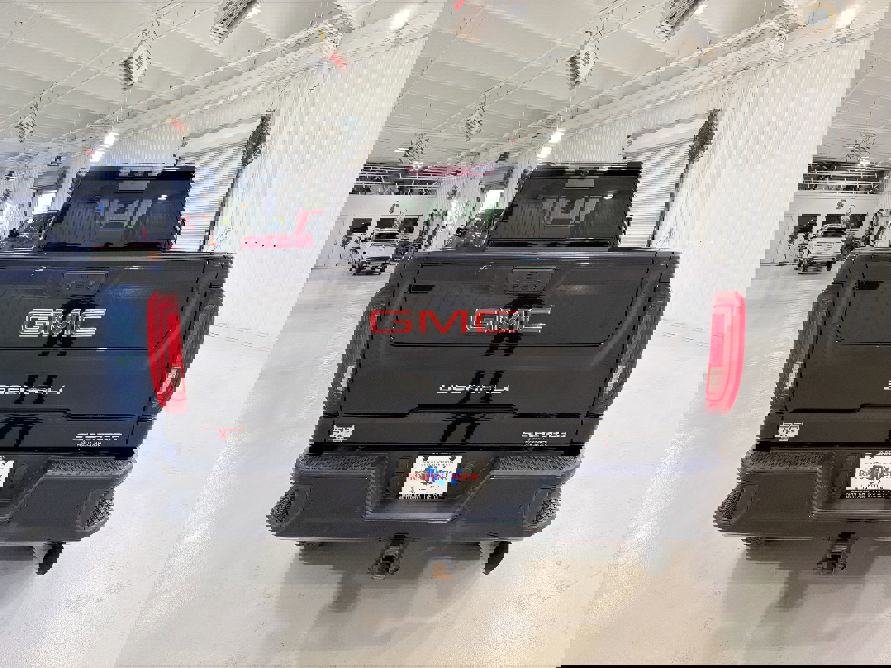 Used 2022 GMC Sierra 2500 Denali w/ Denali Black Diamond Edition image 27