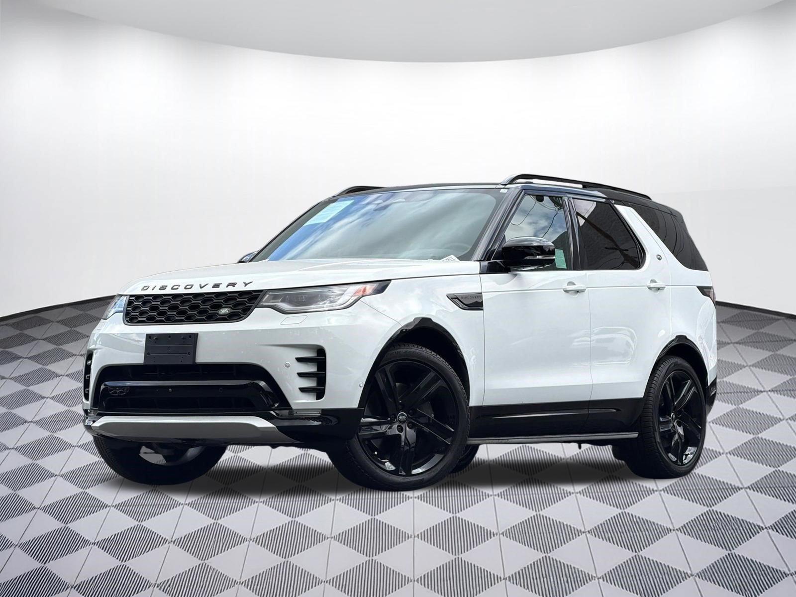 Used 2025 Land Rover Discovery Dynamic SE AWD/4WD image 24