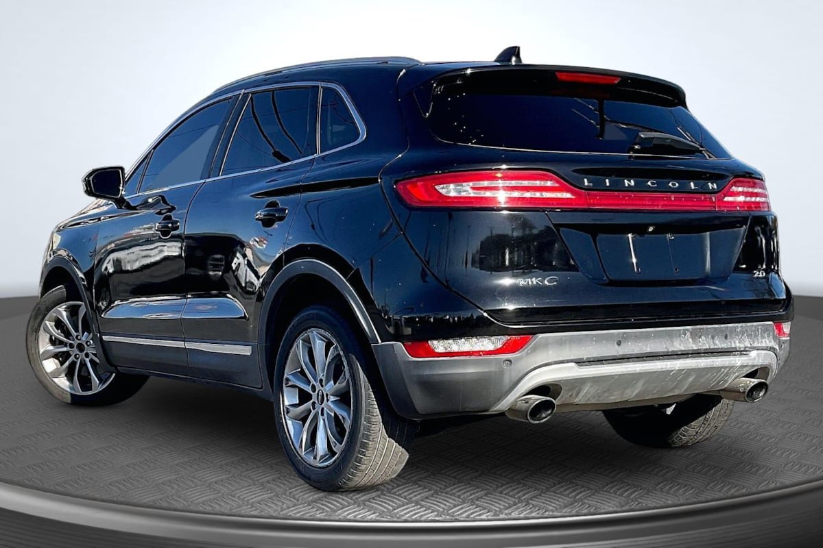 Used 2015 Lincoln MKC FWD w/ Equipment Group 101A Select image 2