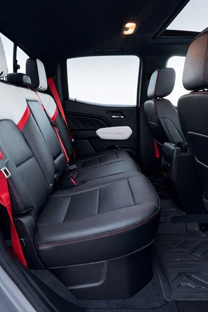 Used 2023 GMC Canyon AT4X image 16