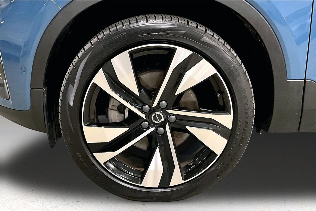 Certified 2023 Volvo XC40 B5 Plus w/ Protection Package Premier AWD/4WD image 33