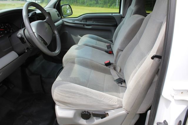 Used 2002 Ford Excursion XLT AWD/4WD image 18