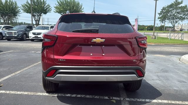 Used 2025 Chevrolet Trax LT w/ LT Convenience Package FWD image 6