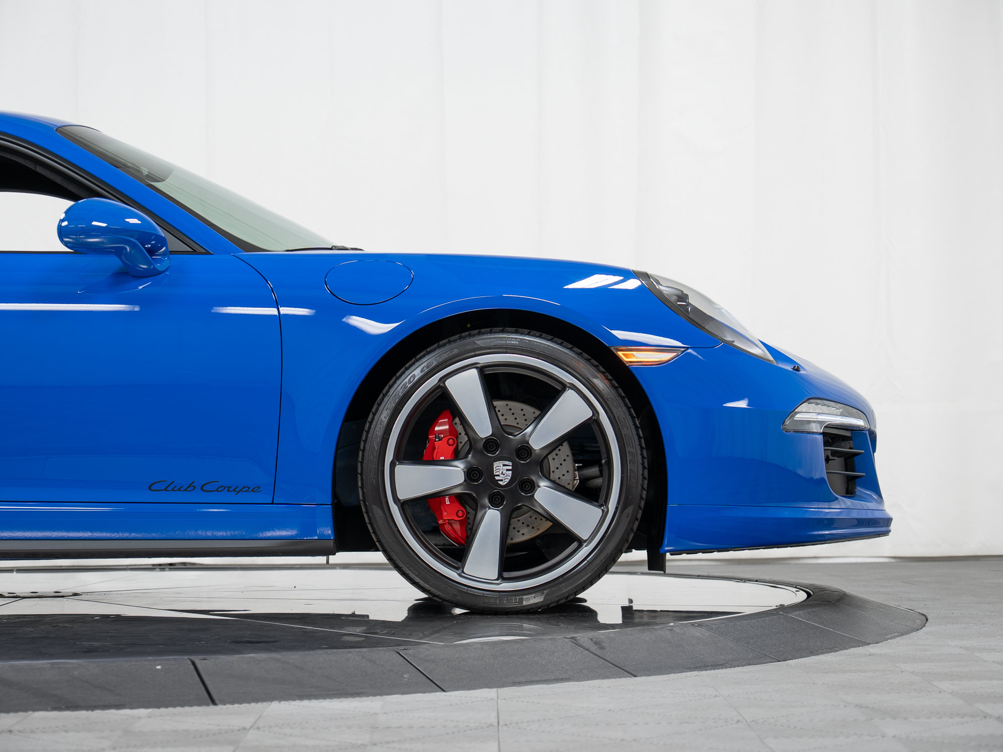 Certified 2016 Porsche 911 Carrera GTS RWD image 11