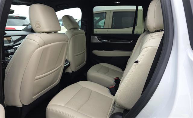 Used 2023 Cadillac XT6 Sport w/ Technology Package image 13