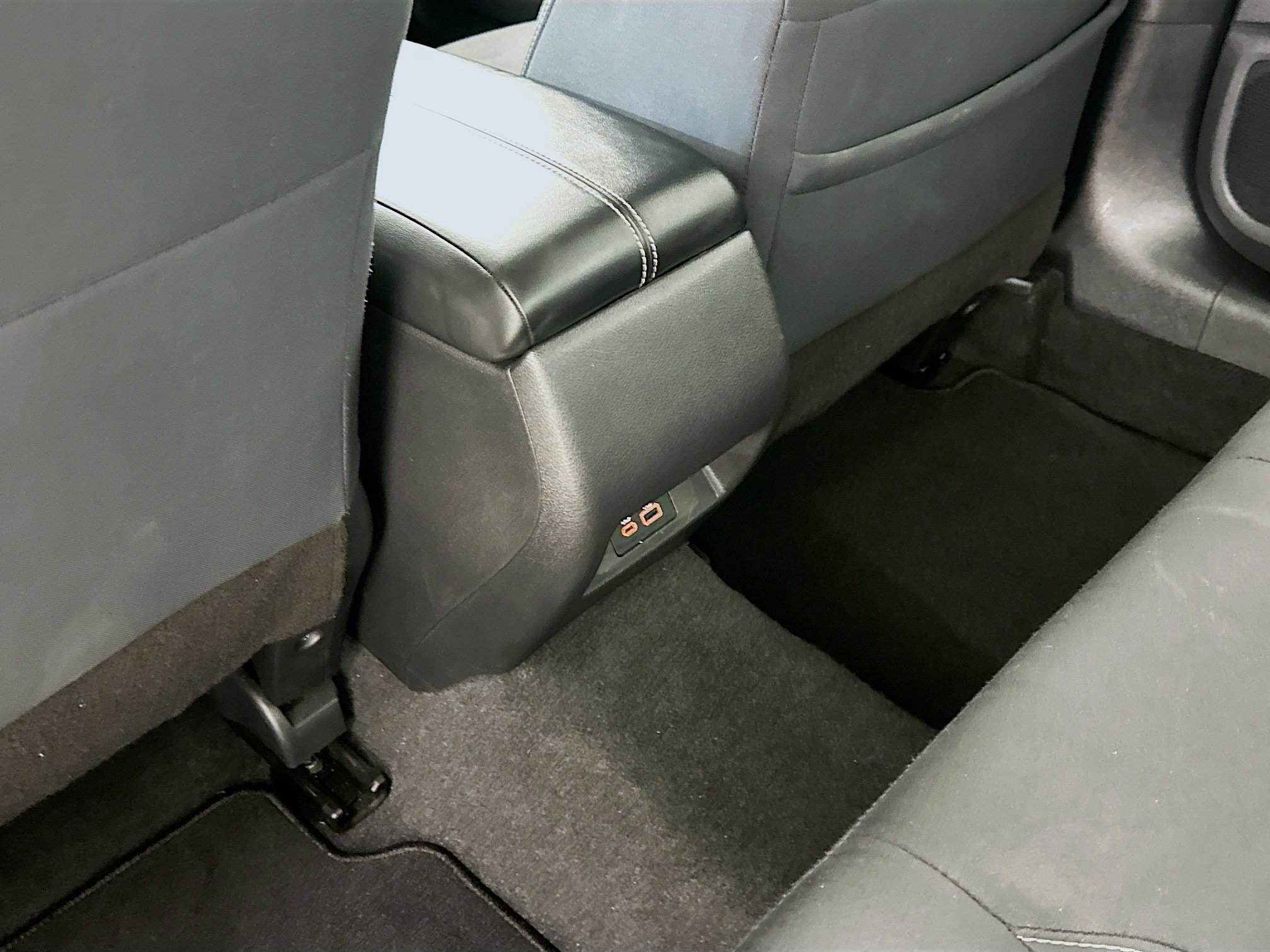 Used 2025 Nissan Altima 2.5 SV FWD image 27