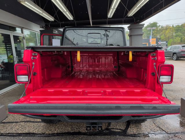 Used 2023 Jeep Gladiator Mojave w/ Cold Weather Group AWD/4WD image 31