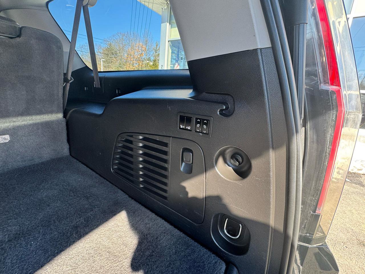 Used 2016 Cadillac Escalade ESV Luxury image 44