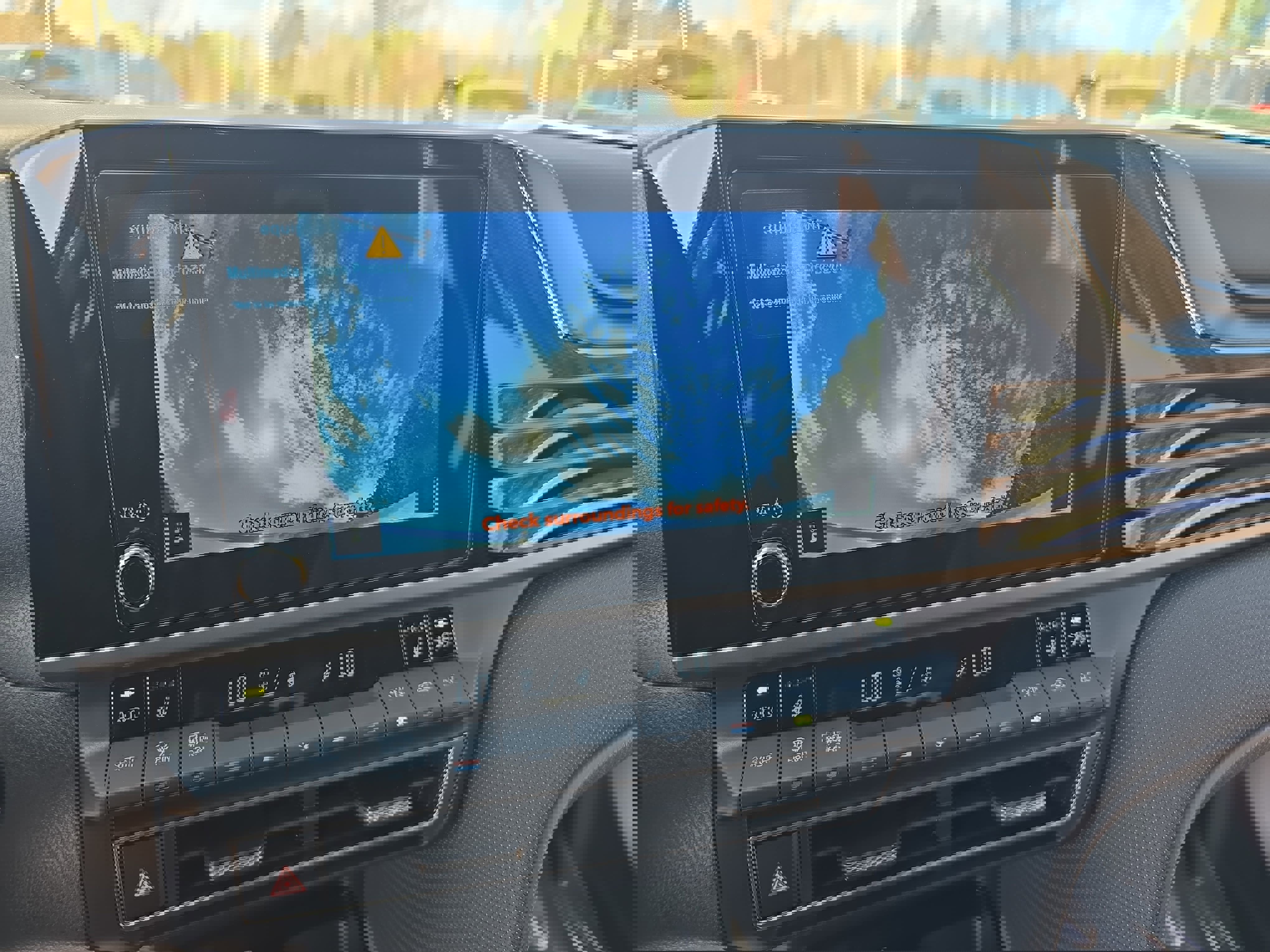 Used 2025 Toyota Camry SE w/ Convenience Package image 23