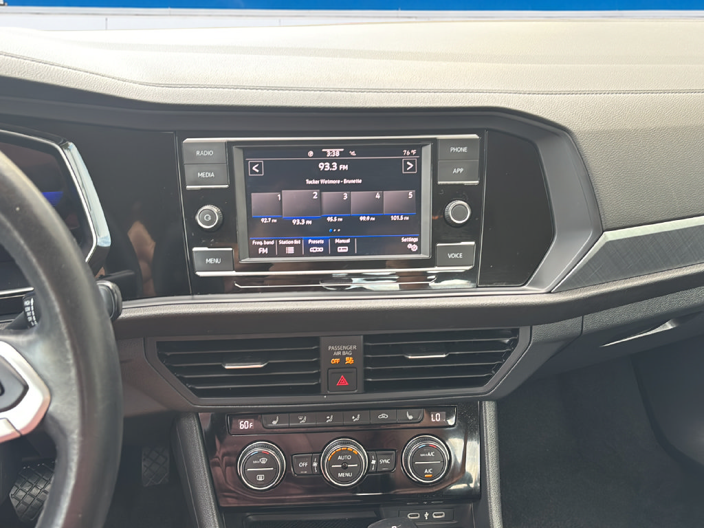 Used 2024 Volkswagen Jetta SE FWD image 14
