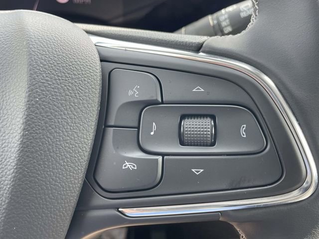 Certified 2025 Buick Encore GX Preferred w/ Comfort Package FWD image 19