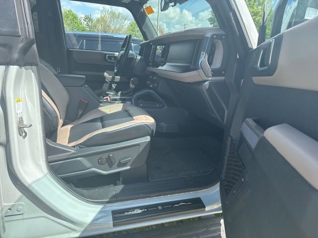 Used 2023 Ford Bronco Wildtrak image 16