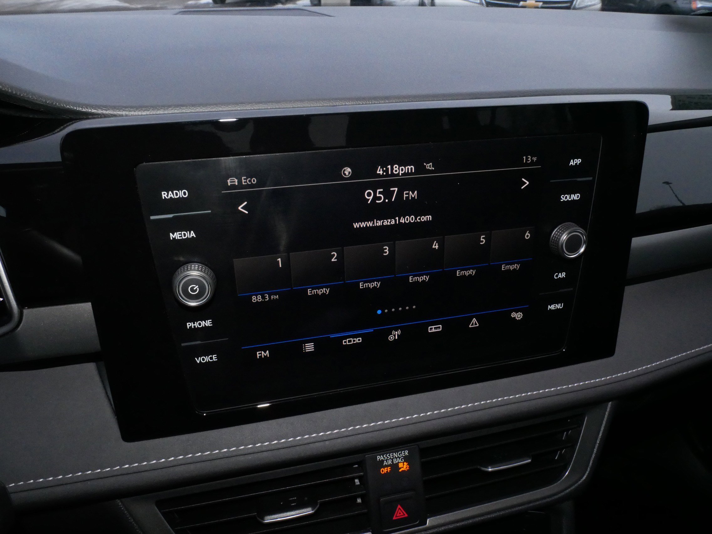 Certified 2025 Volkswagen Taos SE image 22