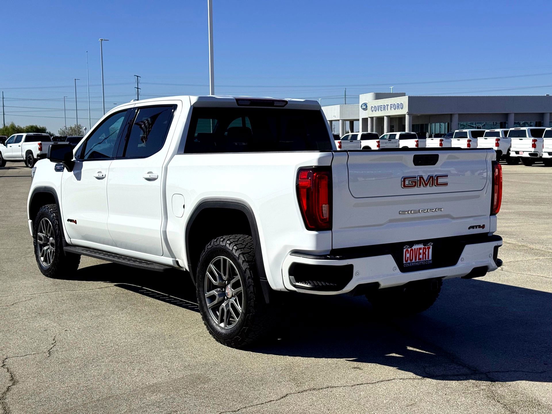 Used 2022 GMC Sierra 1500 AT4 w/ AT4 Premium Package image 9