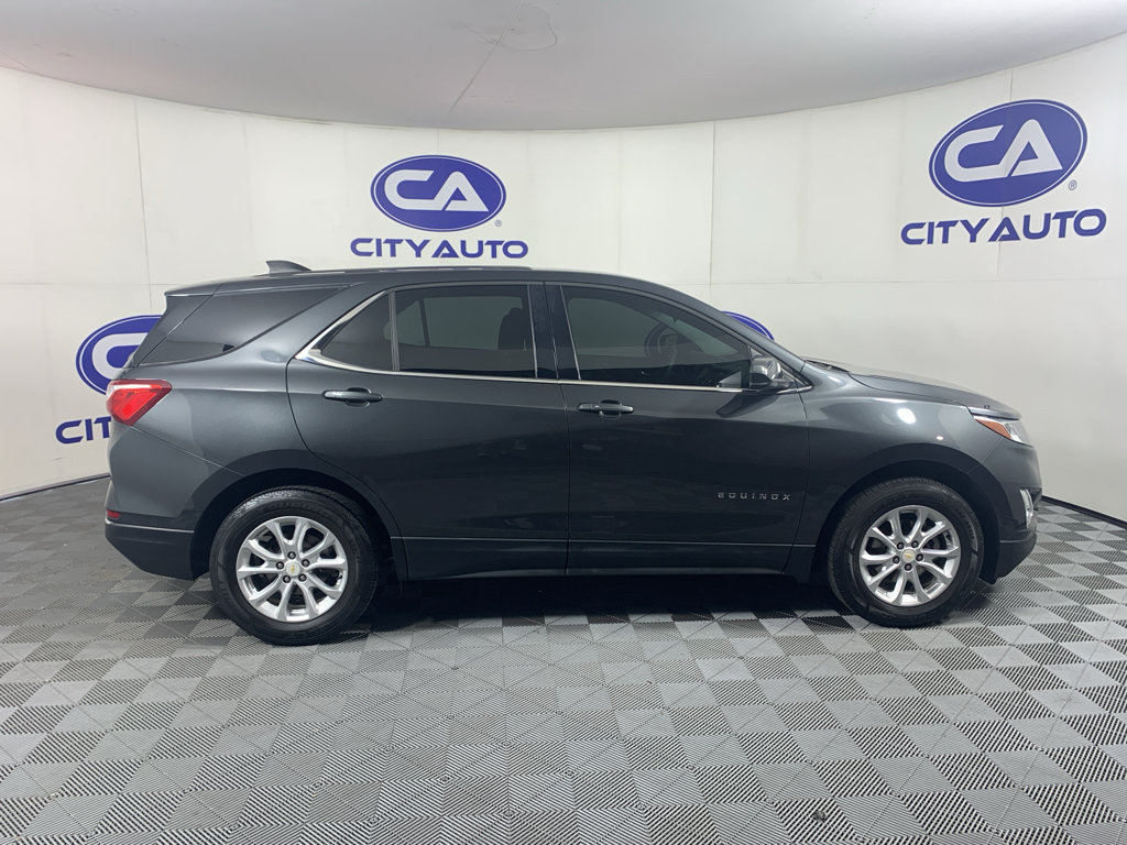 Used 2019 Chevrolet Equinox LT FWD image 2