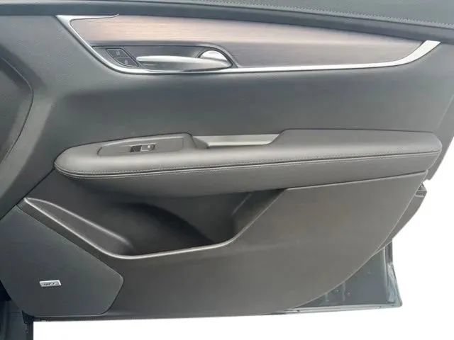 New 2026 Cadillac XT5 Luxury AWD/4WD image 15
