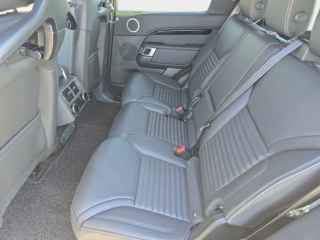 New 2026 Land Rover Discovery S AWD/4WD image 16