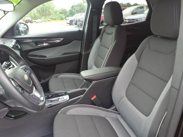 Used 2024 Chevrolet TrailBlazer LT w/ LT Cold Weather Package AWD/4WD image 13