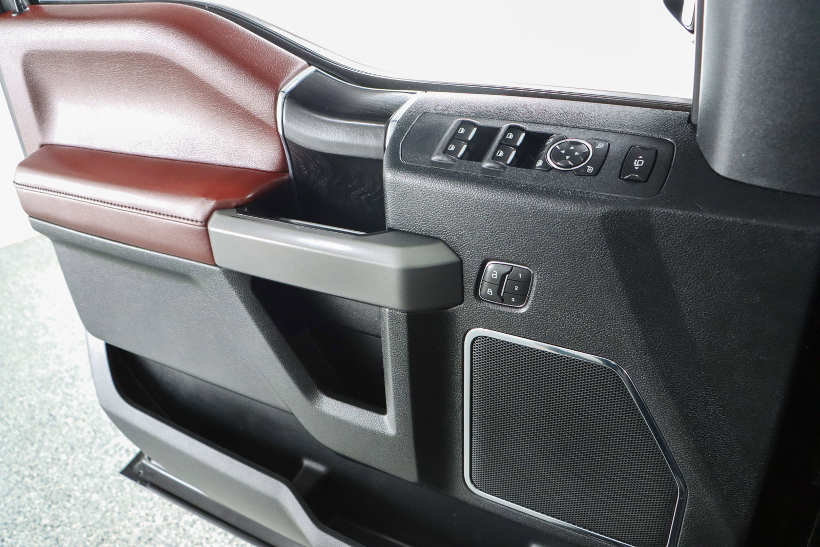 Used 2019 Ford F250 Platinum w/ Platinum Ultimate Package image 24