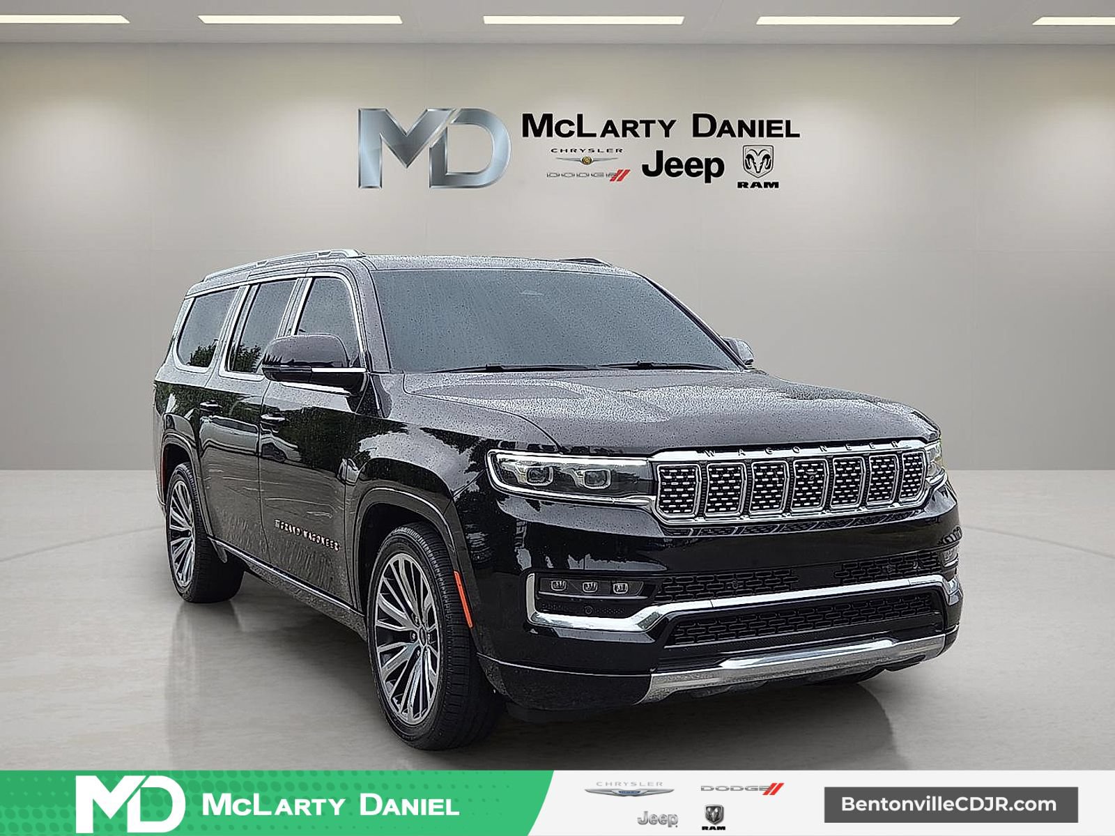 Used 2023 Jeep Grand Wagoneer L Series III AWD/4WD image 1