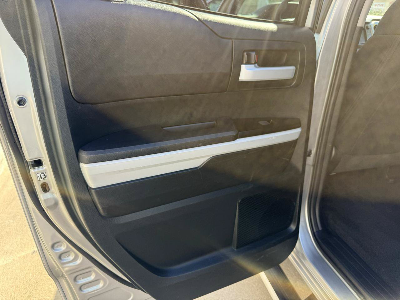 Used 2017 Toyota Tundra SR5 AWD/4WD image 17