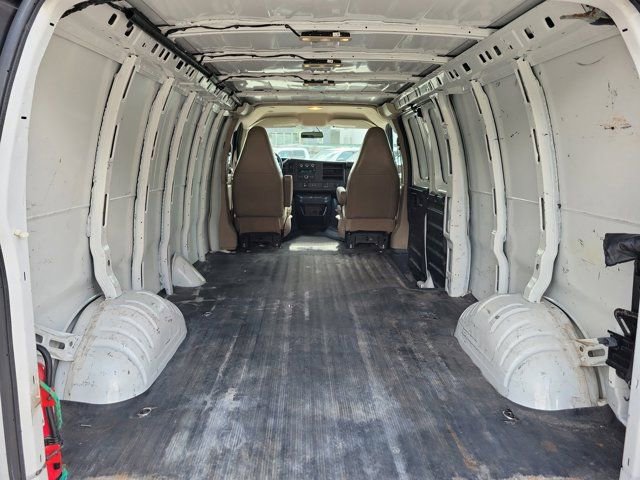 Used 2022 Chevrolet Express 3500 Extended w/ Driver Convenience Package image 14