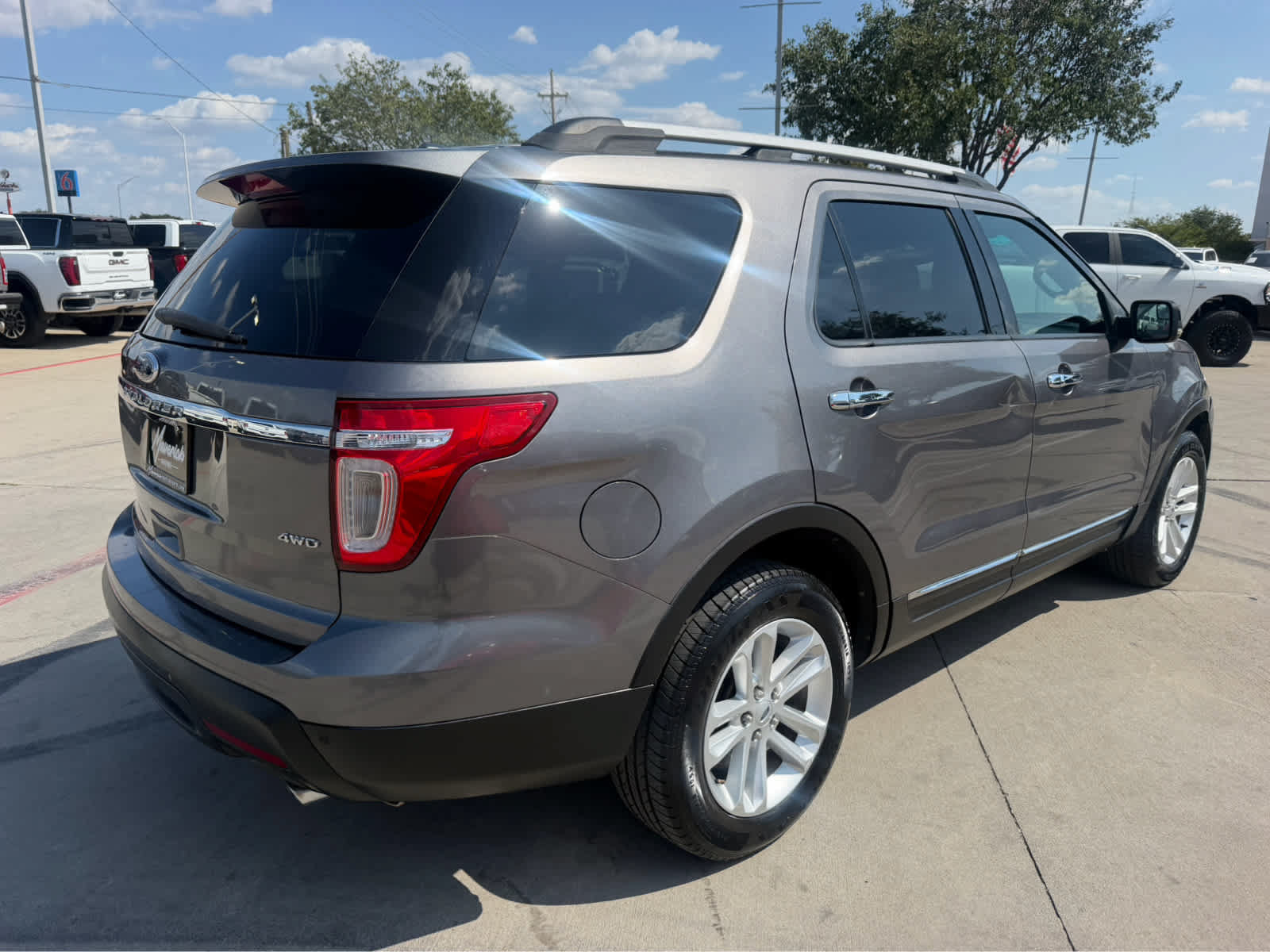 Used 2012 Ford Explorer XLT AWD/4WD image 3