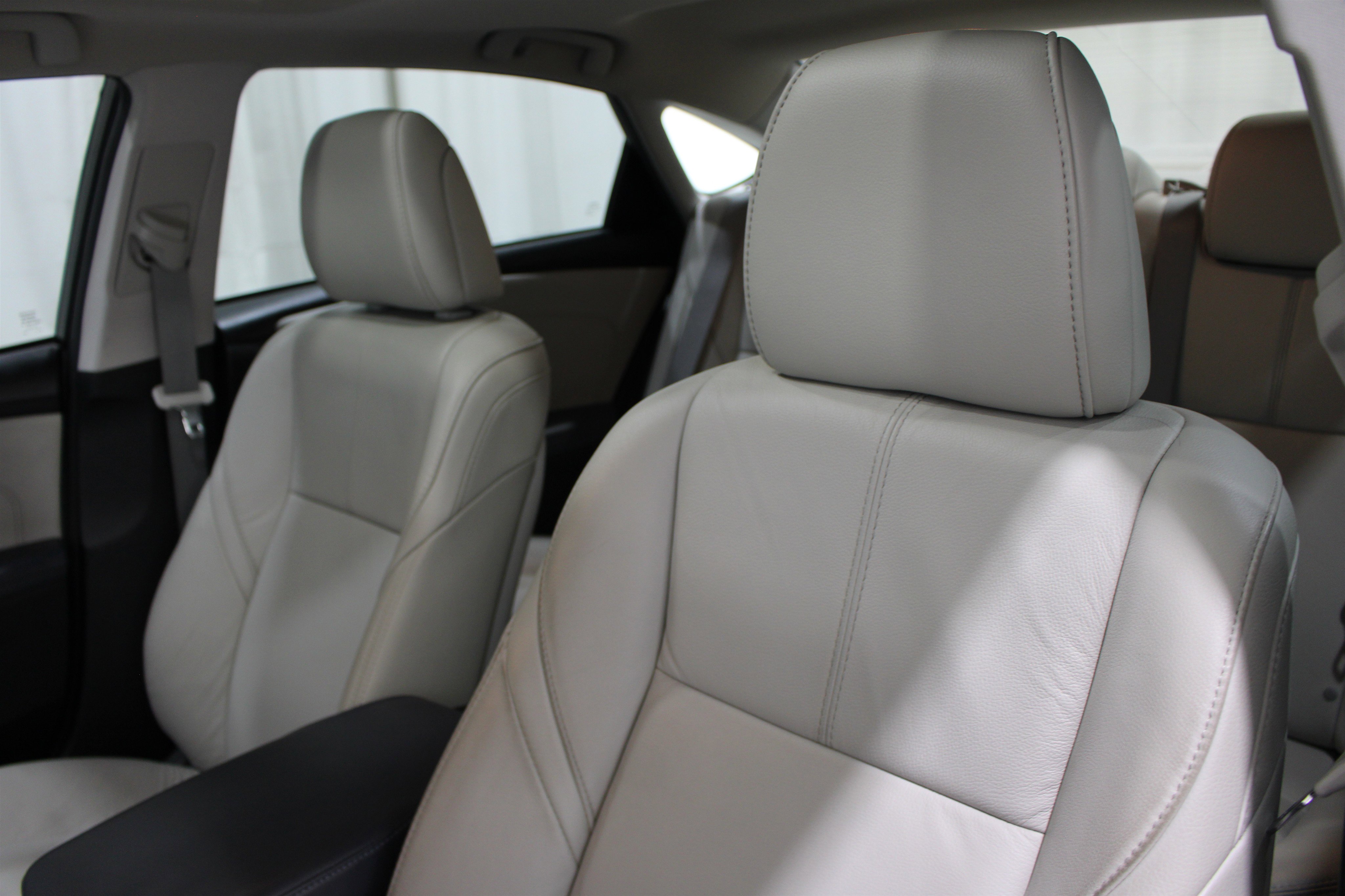 Used 2014 Toyota Avalon XLE Touring FWD image 4