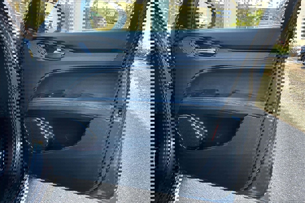 Used 2022 Alfa Romeo Stelvio Ti image 18