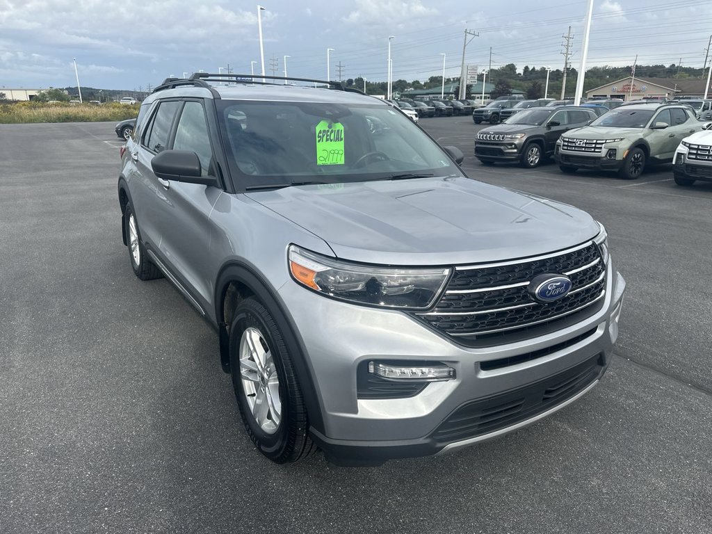 Used 2020 Ford Explorer XLT w/ Equipment Group 202A AWD/4WD image 1