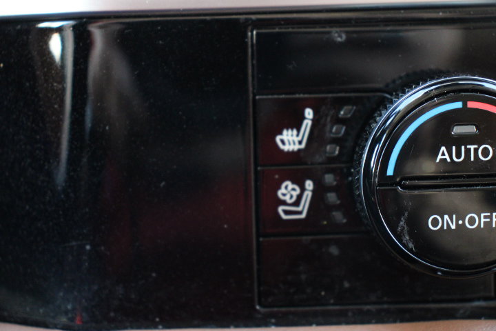 Used 2023 Nissan Pathfinder Platinum image 32