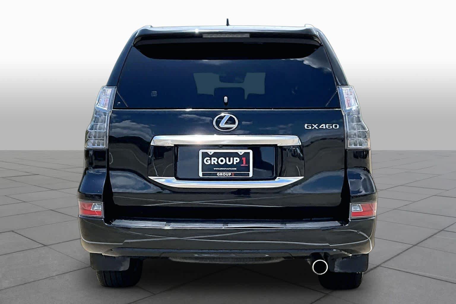 Used 2023 Lexus GX 460 Luxury w/ Accessory Package AWD/4WD image 5