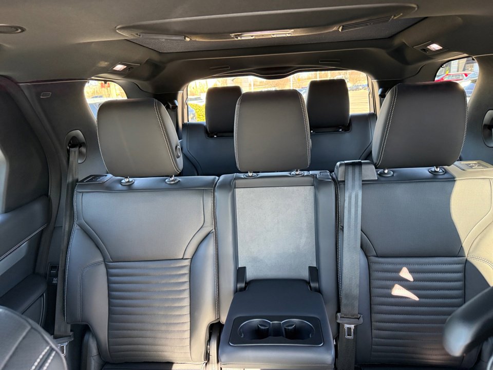 New 2026 Land Rover Discovery Limited Edition AWD/4WD image 23