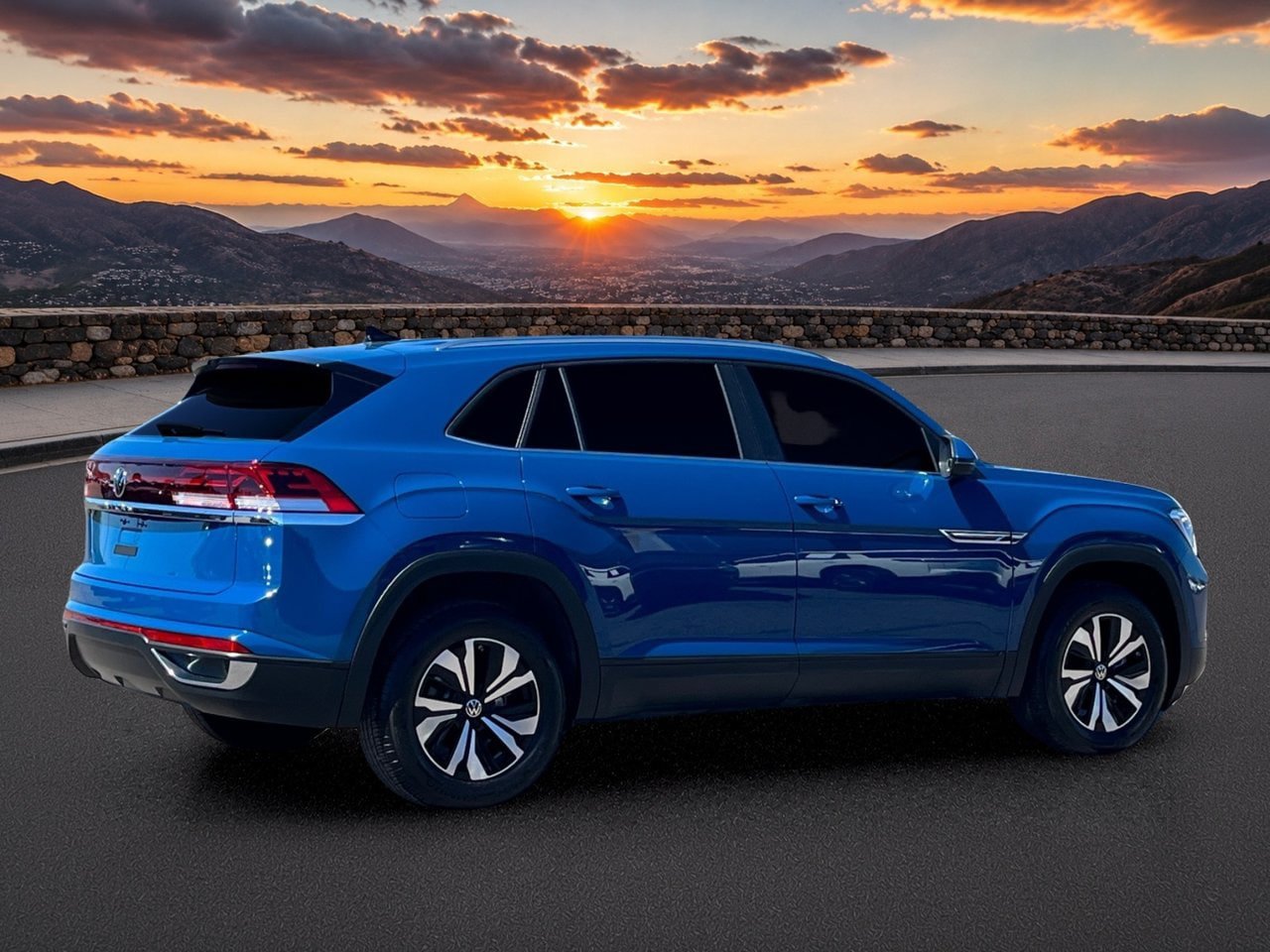 Used 2025 Volkswagen Atlas Cross Sport SE FWD image 5