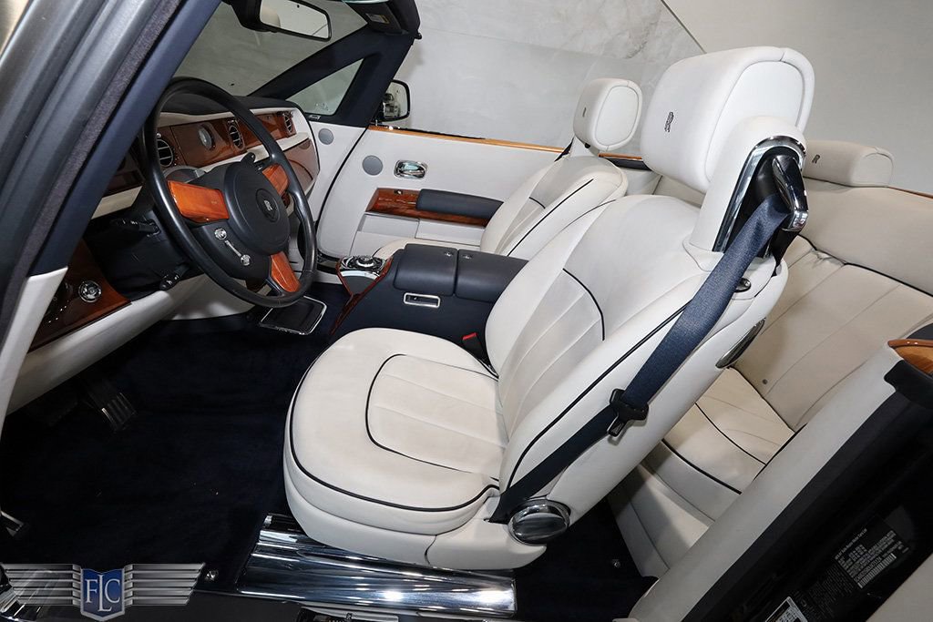 Used 2013 Rolls-Royce Phantom Drophead Coupe image 19