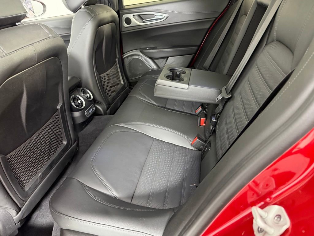 Used 2024 Alfa Romeo Giulia Veloce image 27