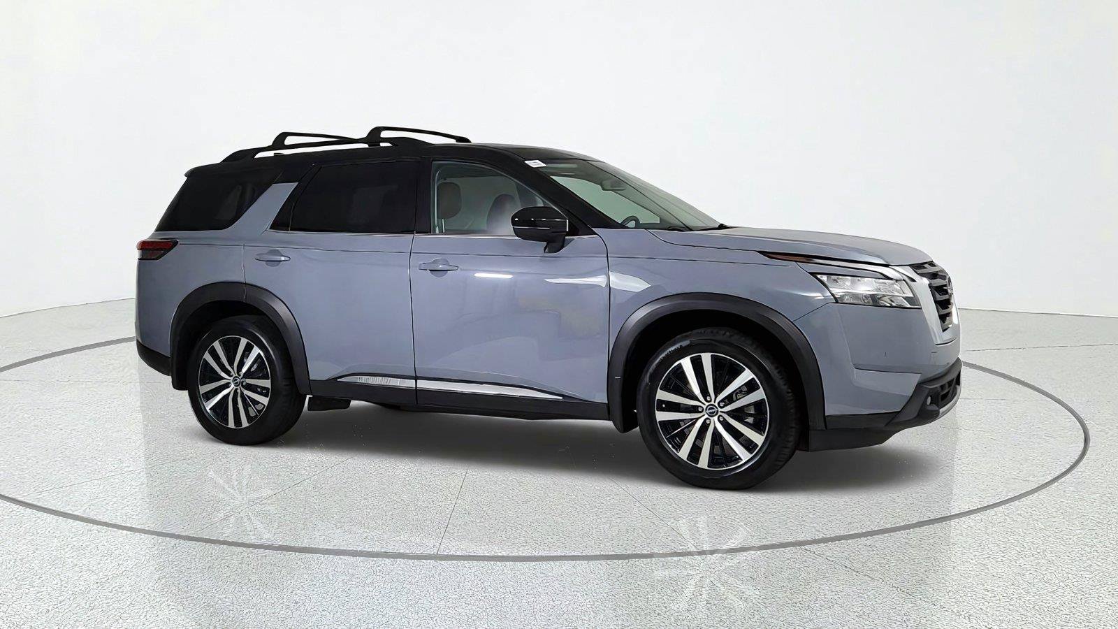Used 2024 Nissan Pathfinder Platinum FWD image 8