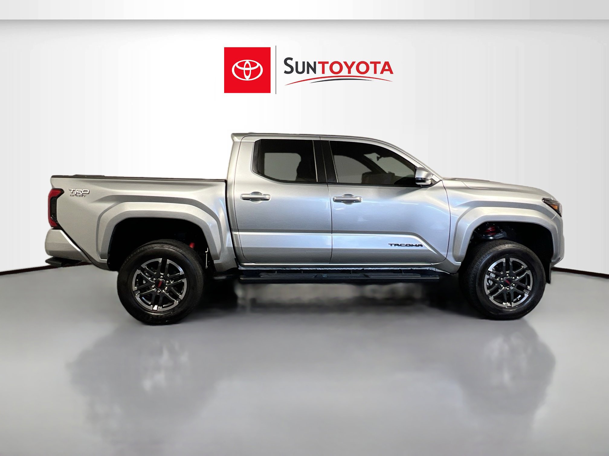 Used 2025 Toyota Tacoma TRD Sport image 2