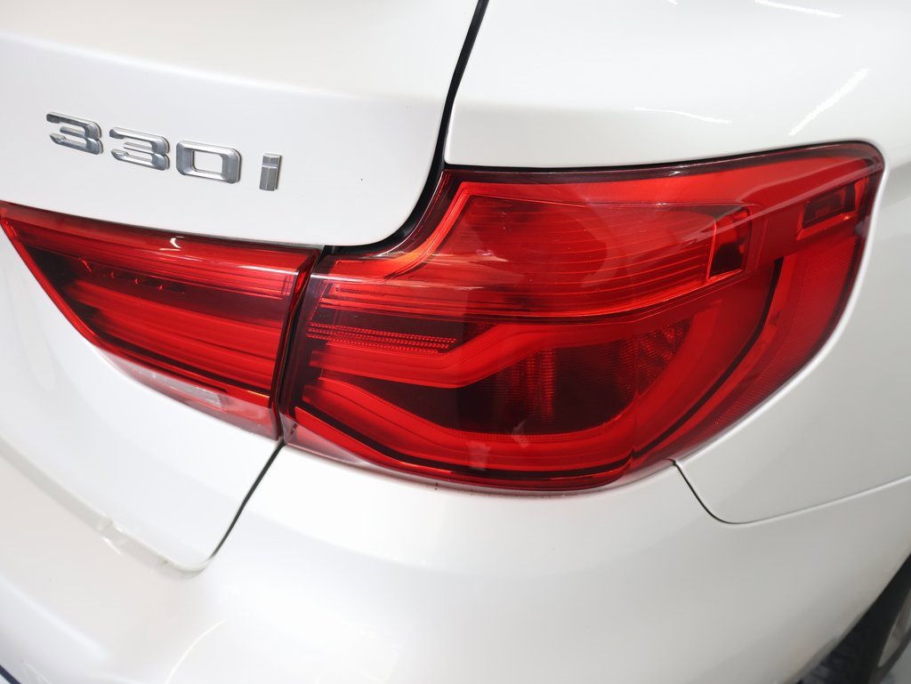 Used 2017 BMW 330i Gran Turismo xDrive image 29
